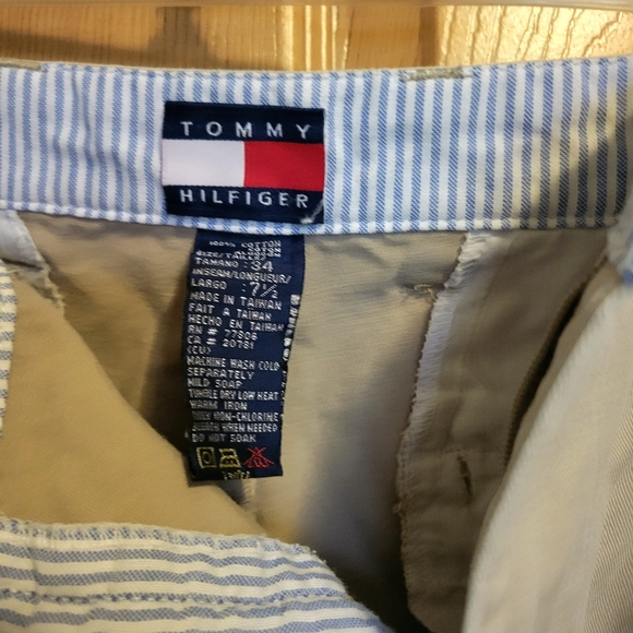 Like NEW Tommy Hilfiger Men's khaki shorts - Picture 1 of 3